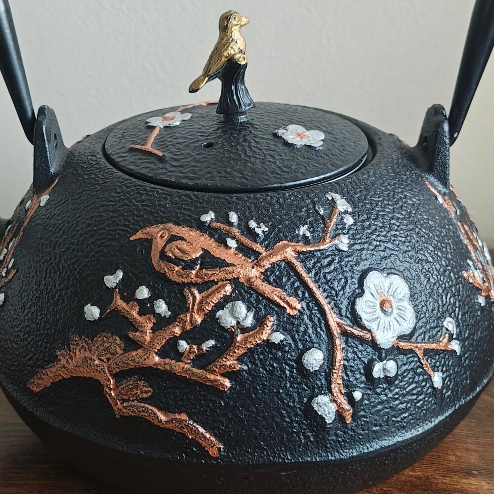 Japanese Cast Iron Floral Teapot - Picture 11 of 12